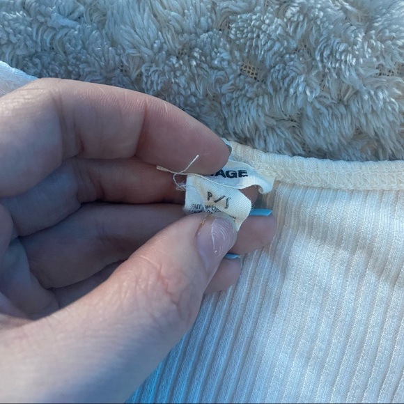 🌿3/$20 ⋆ GARAGE ⋆ Tie-Front Tee - Picture 3 of 4